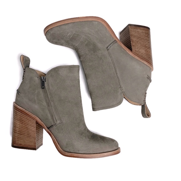 UGG Shoes - UGG Pixley High Heeled Ankle Boot Size 10